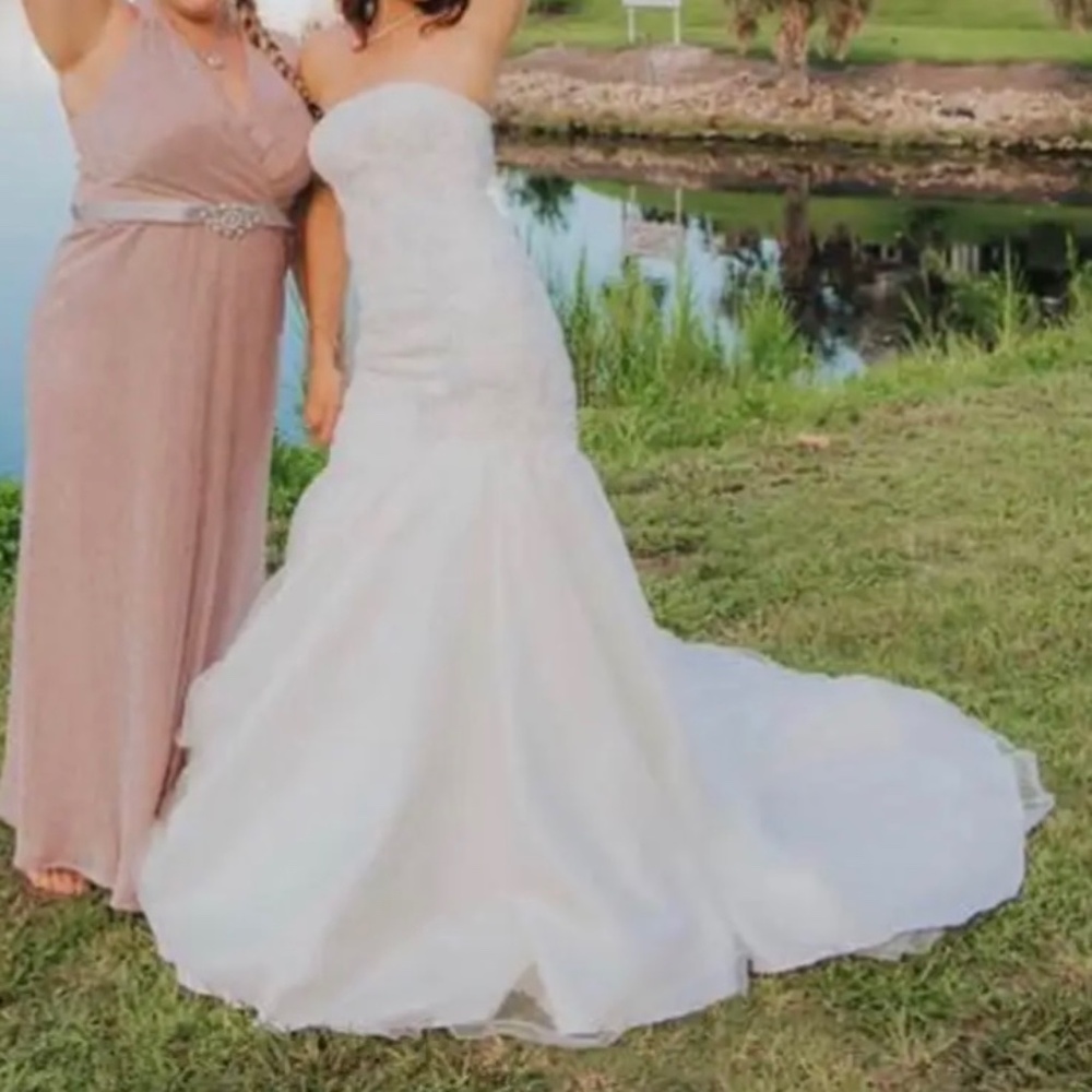 Wedding dress photos not listing
